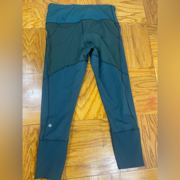 Lululemon Leggings - Rebel Runner Crop size 8 - Picture 4 of 8